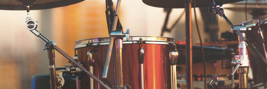 Bateria 867x289 Piano, The Charlies